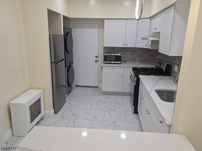 Photo - 212 Park Ave