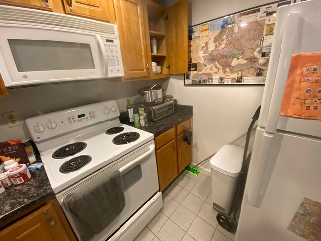 Photo - 20 Queensberry St Unit B