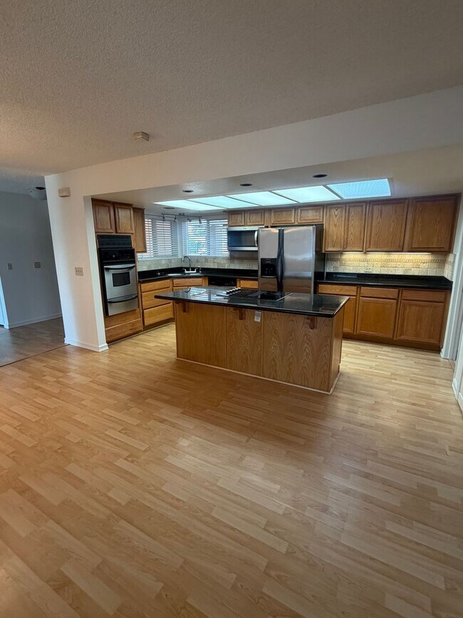 Photo - Charming 3 bedroom 2 bathroom home located in Hanford