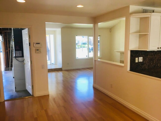 Photo - Newbury Park 4 bedroom