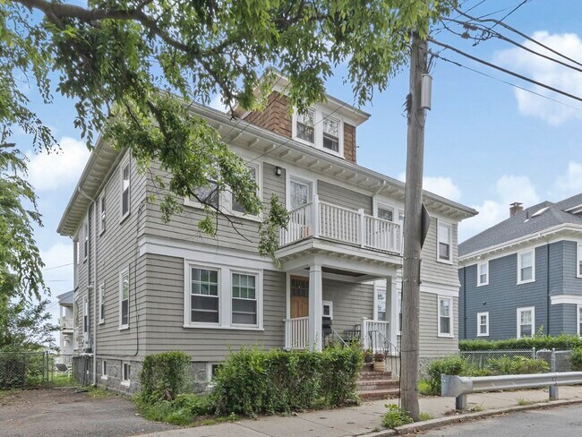 Building Photo - 195 Savin Hill Ave Unit 2 Rental