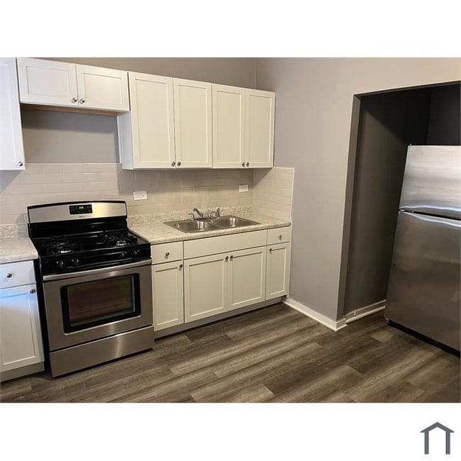 6657 S Minerva Ave Unit 6657-1N