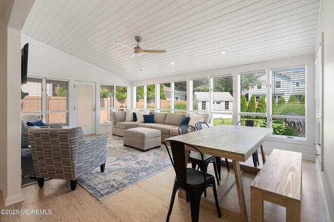 Photo - 1204 Holly Pl