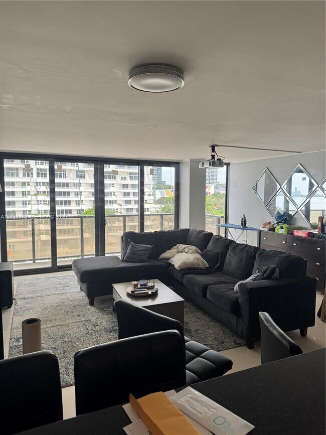 Photo - 600 NE 36th St Unit 603