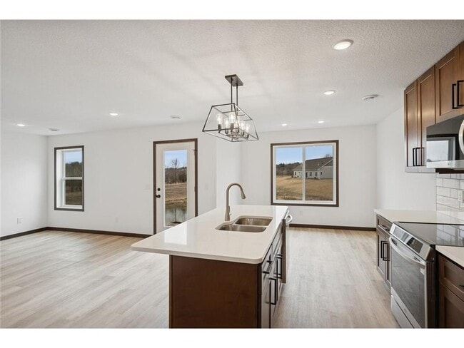 Photo - 18061 Walnut Circle