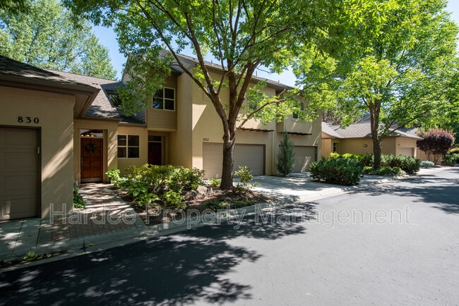 Photo - 830 E Riverpark Ln