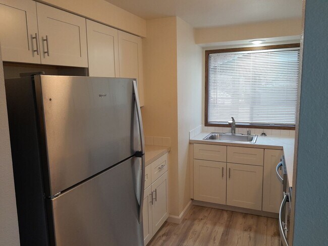 Photo - Baker R 14013-17 Unidad 14017