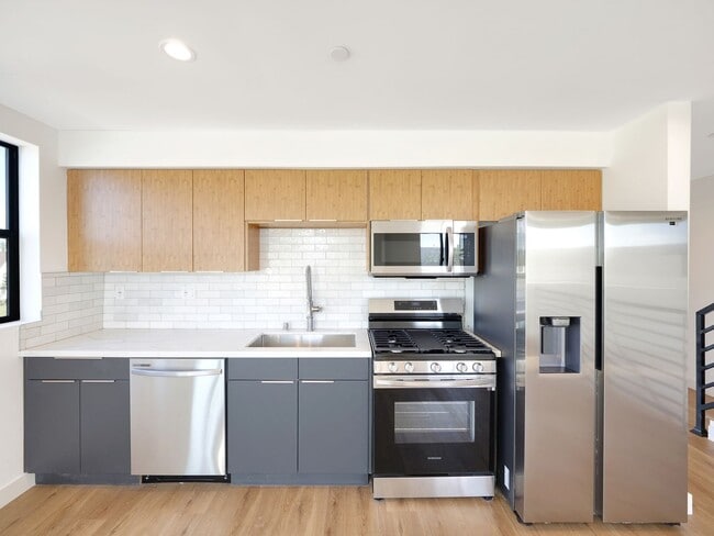 Photo - 1856 Redondo Blvd Unidad 1858 1/2