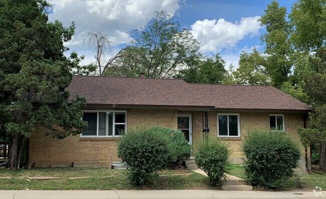 Building Photo - 1901BASE Unit 1901 Baseline House