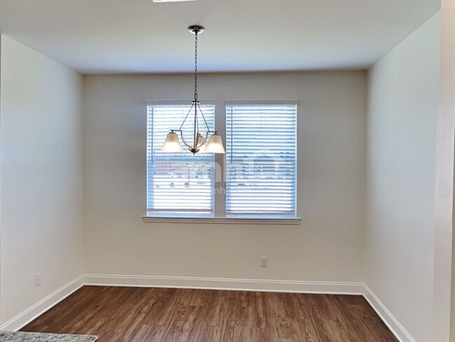 Photo - 414 Otter Trail