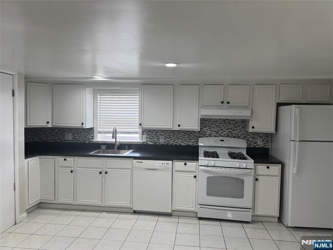 Photo - 171 Charles St