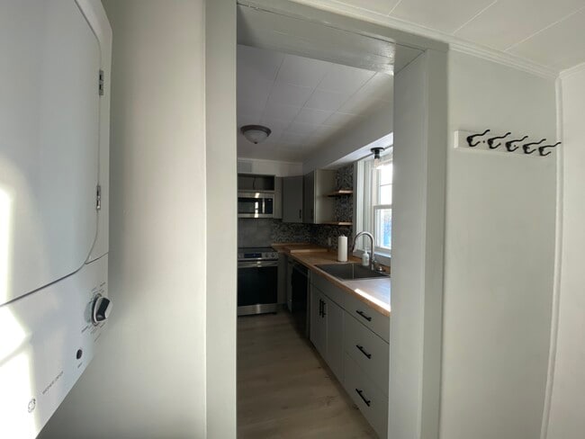 Photo - 454 Kenwood Ave Unidad 1ST FLOOR-#1