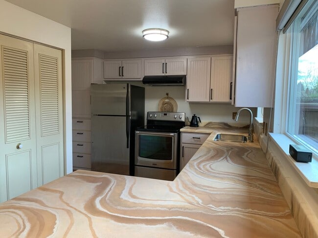 Photo - 2-Bedroom 2-Bathroom duplex in Harlow neig...