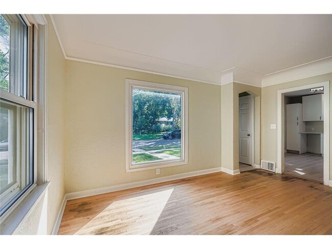 Photo - 837 Bidwell St