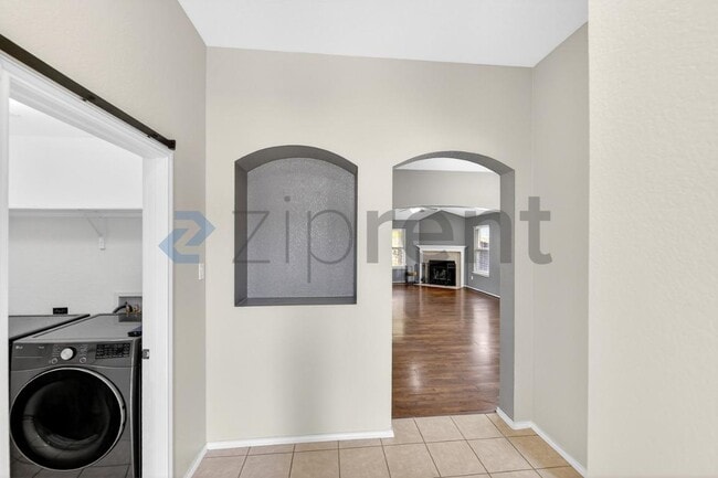 Photo - 916 Reveille Rd