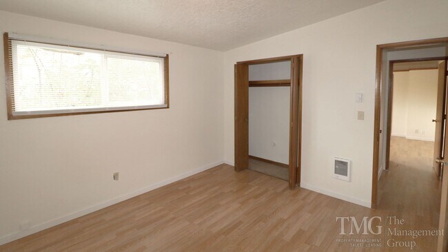 Photo - 2908.5 NE Stapleton Rd