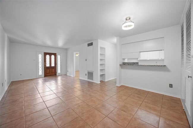 Photo - 3131 Cummins St Unit 3