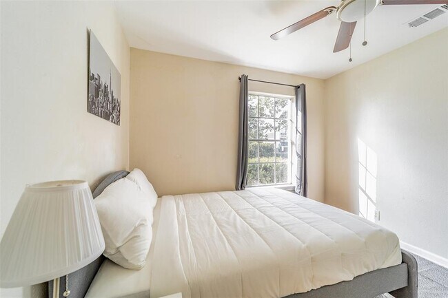 Photo - 1738 Rutland Dr