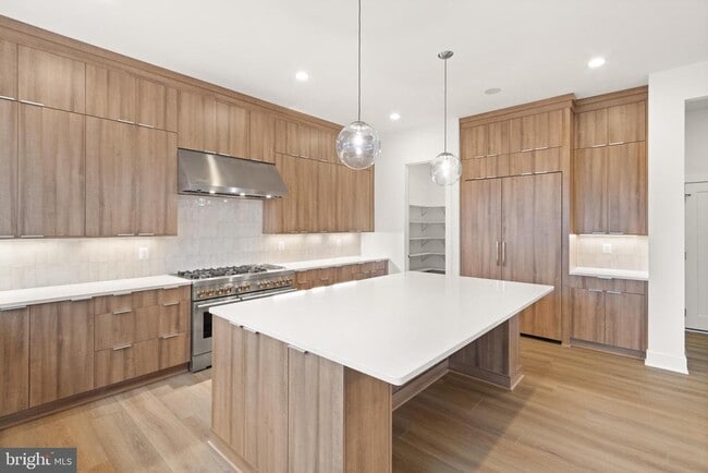 Photo - 849 N Manchester St