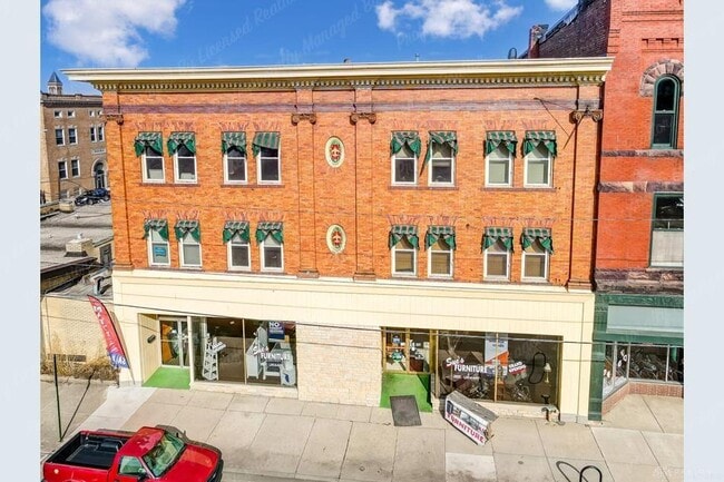 Photo - 44 W High St Unidad B