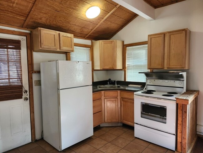 Photo - 5 Woodland Cir S