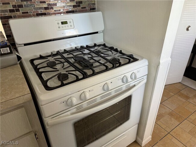 Photo - 738 Joel Blvd