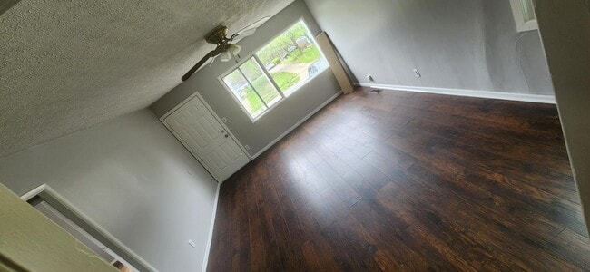 Photo - 17001 Lipton Ave