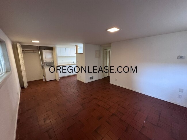 Photo - One bedroom downtown Eugene Apartment Unit 1223 Ferry st #7