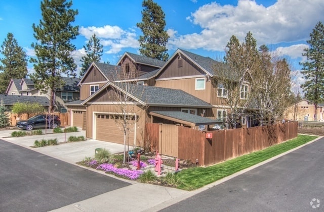 Building Photo - Beautiful 4-Bdr Craftsman with Mt. Views i... Rental