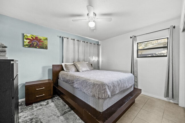 Photo - 735 SE 4th Ave Unit ID1359108P