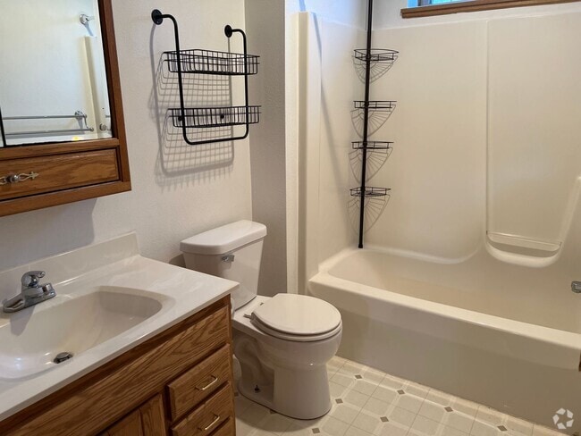 Building Photo - 732 Meadow Park Dr Unit A-1 Rental