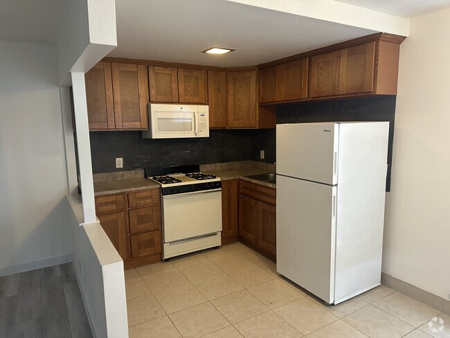 kitchen - 2810 H St Rental