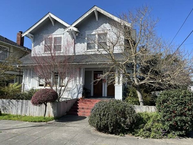 Photo - 2-3 Bedroom Apartment in Historic House