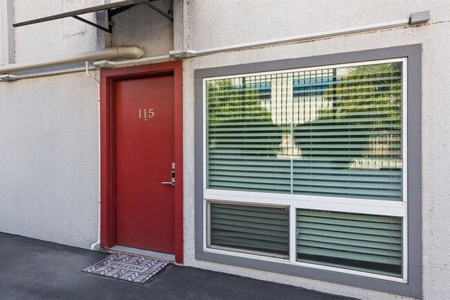 Photo - 3110 Red River St Unidad B115