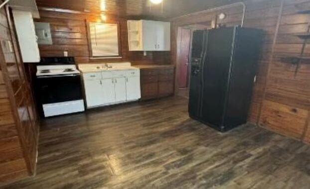 Photo - 405 N Burleson St