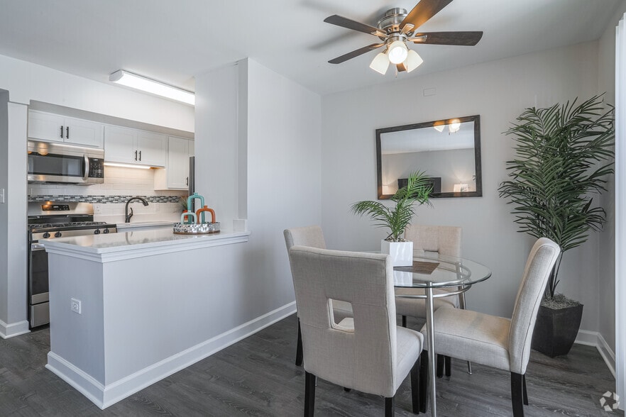 Renovated Dining Room-2 Bedroom Townhome
