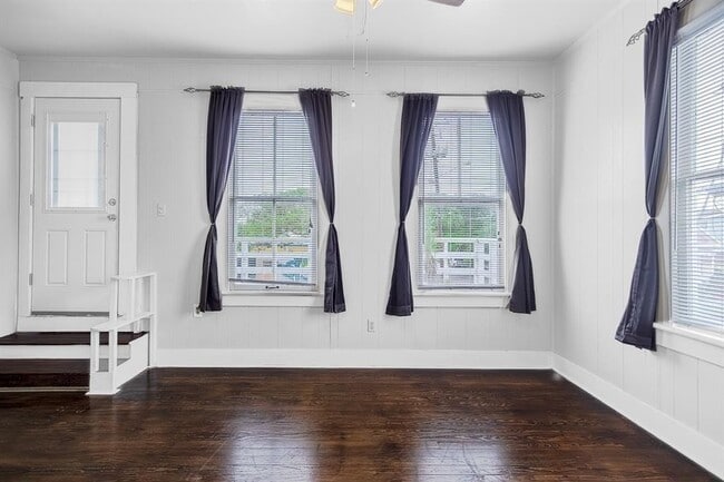 Photo - 2102 Avenue O 1/2