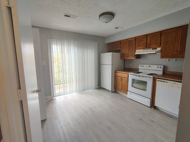 Photo - 16 Duiguid Dr