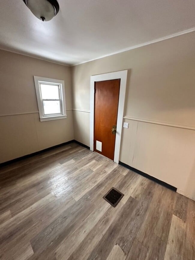 Photo - 490 Glenwood Ave Unit 490 Glen up