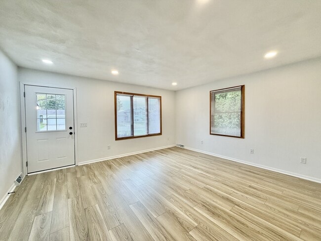 Photo - 1124-1126 Brown Dr