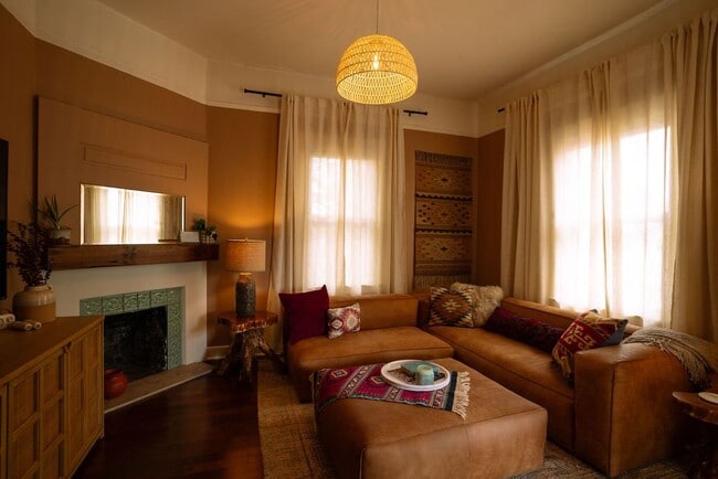 Photo - 112 E 16th St