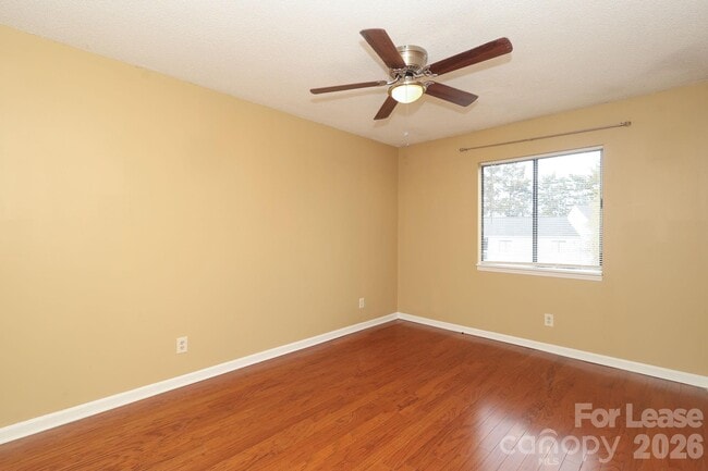 Photo - 11086 Harrowfield Rd