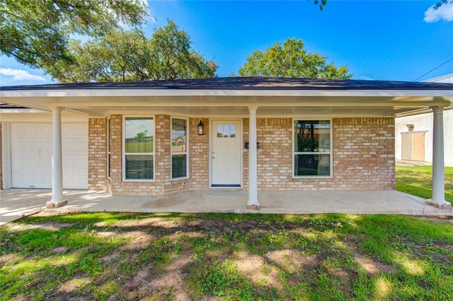 Photo - 1120 Mahlmann St