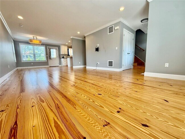 Photo - 52 Bedlow Ave