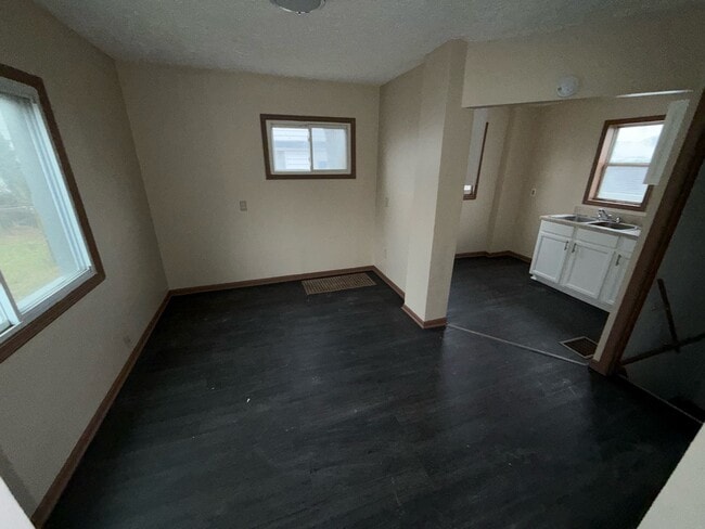 Photo - 959 Cole Ave