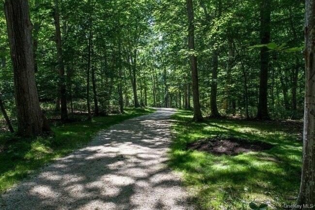 Photo - 12 Dogwood Ln