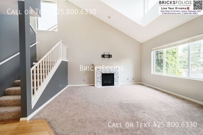 Photo - Spacious Home For Rent in Crosswater, Lake...