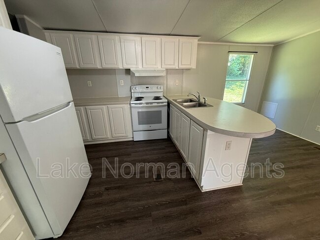 1121 McRee Heights Cir