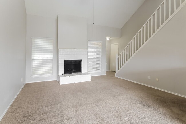 Photo - 16111 Rosenridge Dr