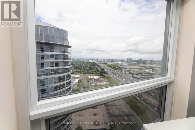 Photo - 125 Village Green Square